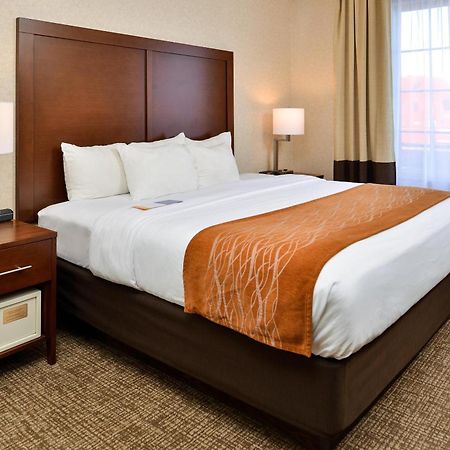Deforest Comfort Inn & Suites Madison North מראה חיצוני תמונה