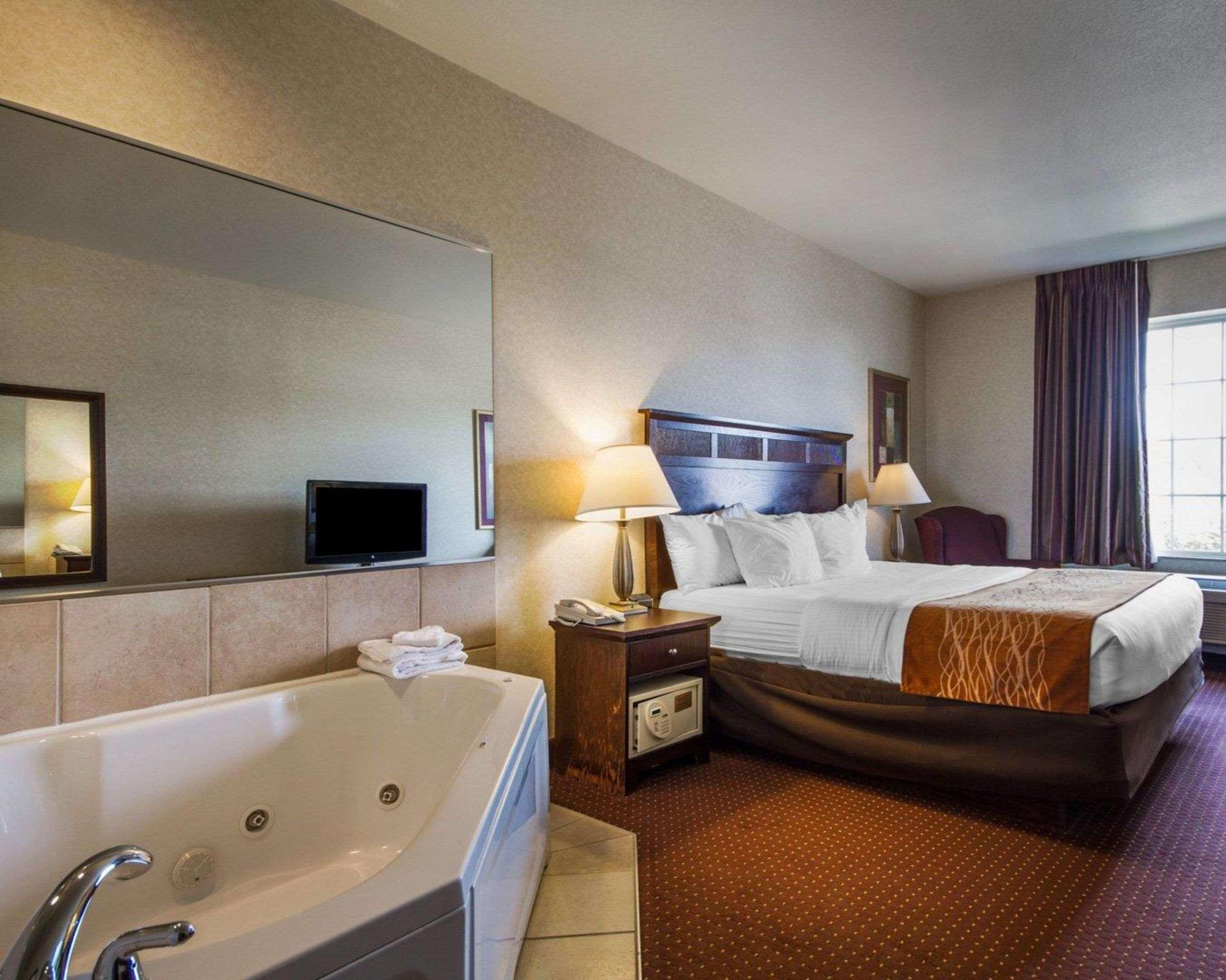 Deforest Comfort Inn & Suites Madison North מראה חיצוני תמונה