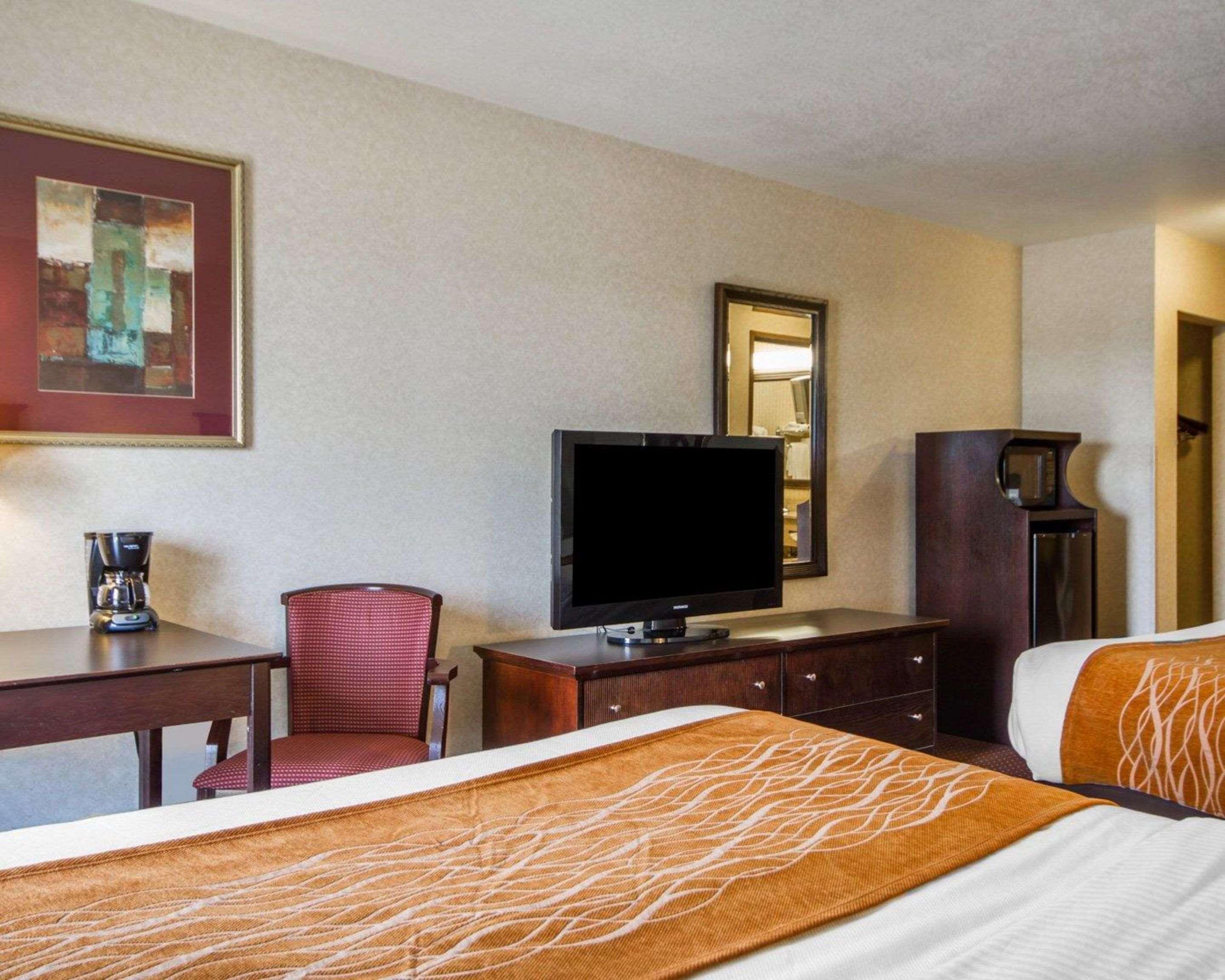Deforest Comfort Inn & Suites Madison North מראה חיצוני תמונה