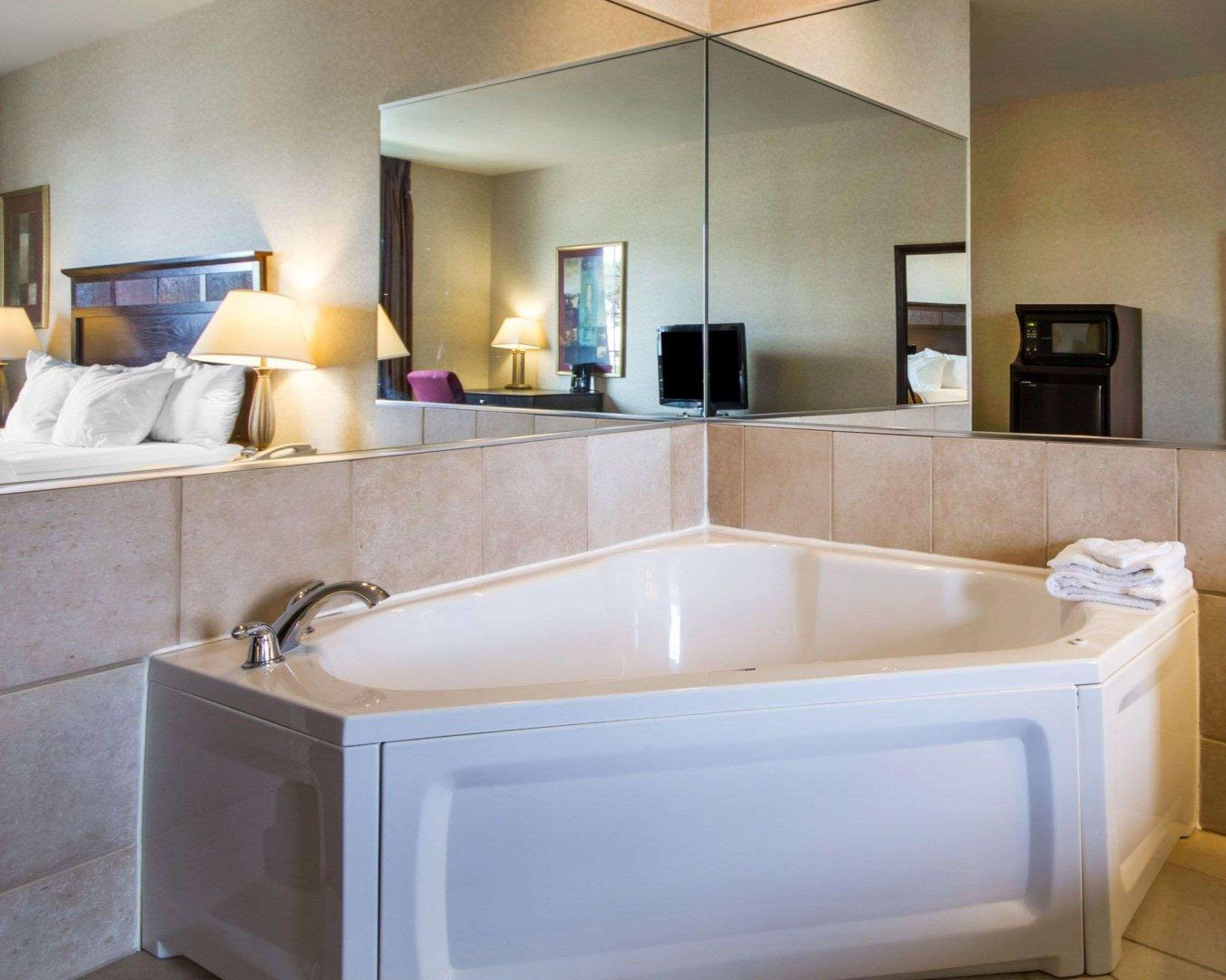 Deforest Comfort Inn & Suites Madison North מראה חיצוני תמונה