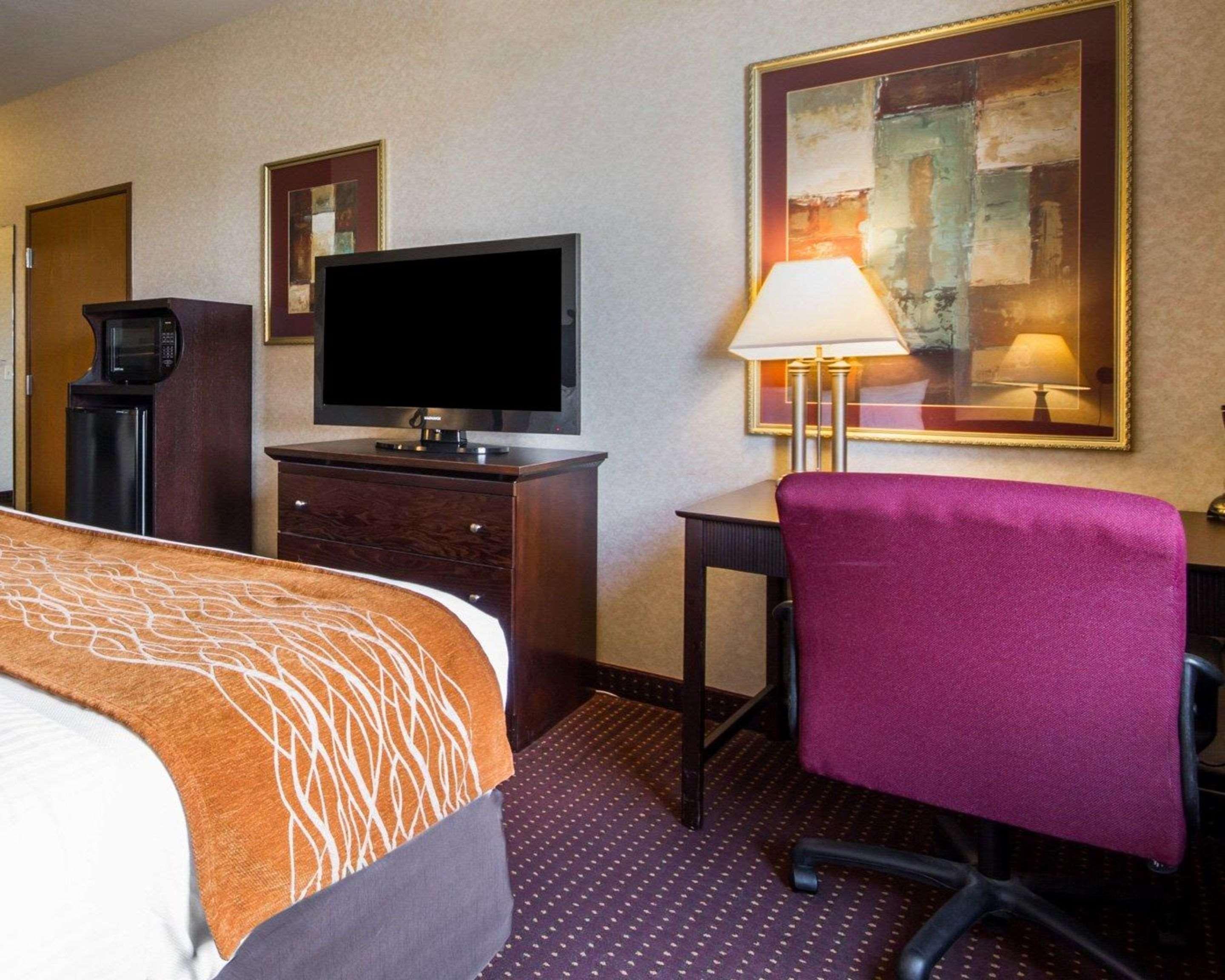 Deforest Comfort Inn & Suites Madison North מראה חיצוני תמונה