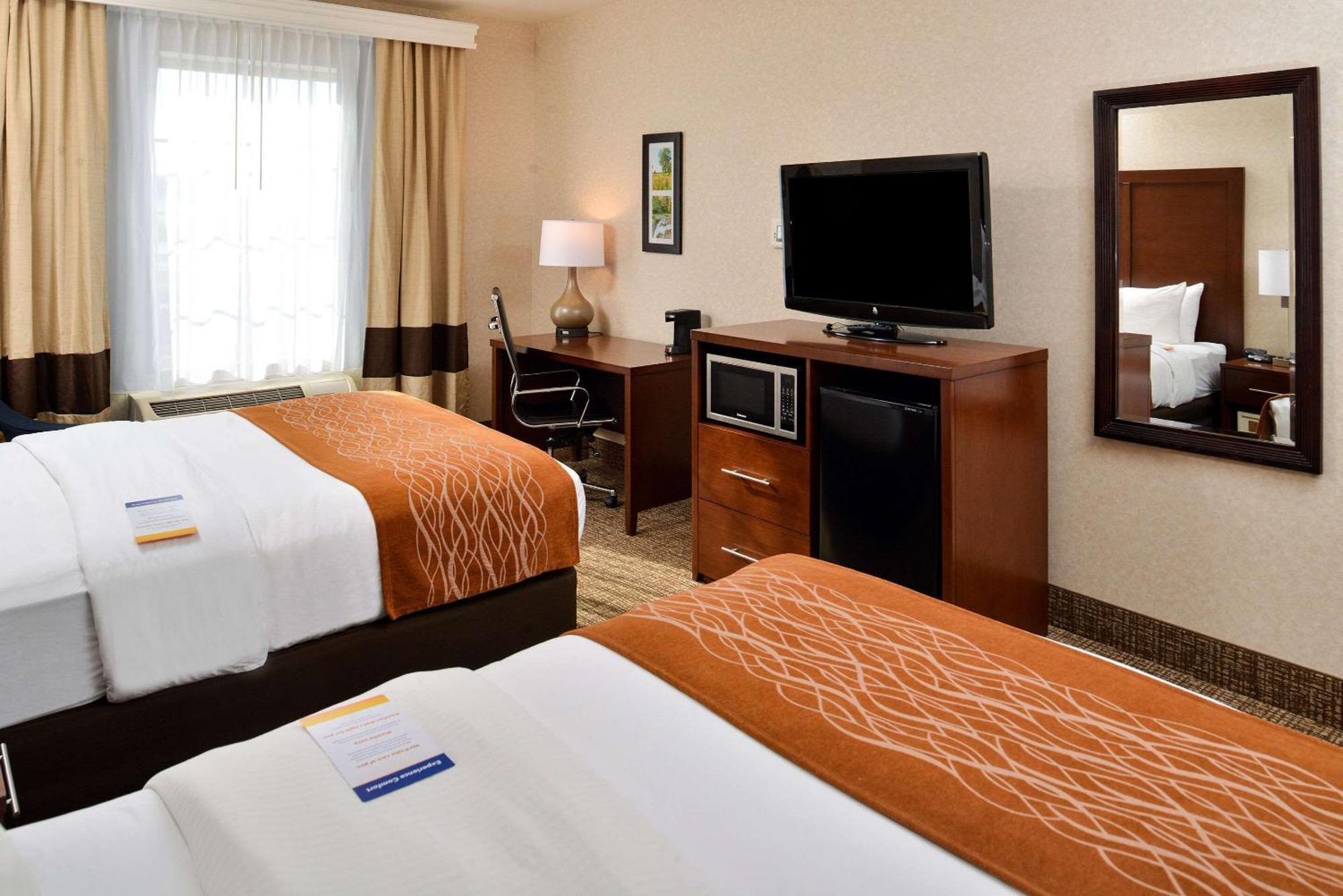 Deforest Comfort Inn & Suites Madison North מראה חיצוני תמונה