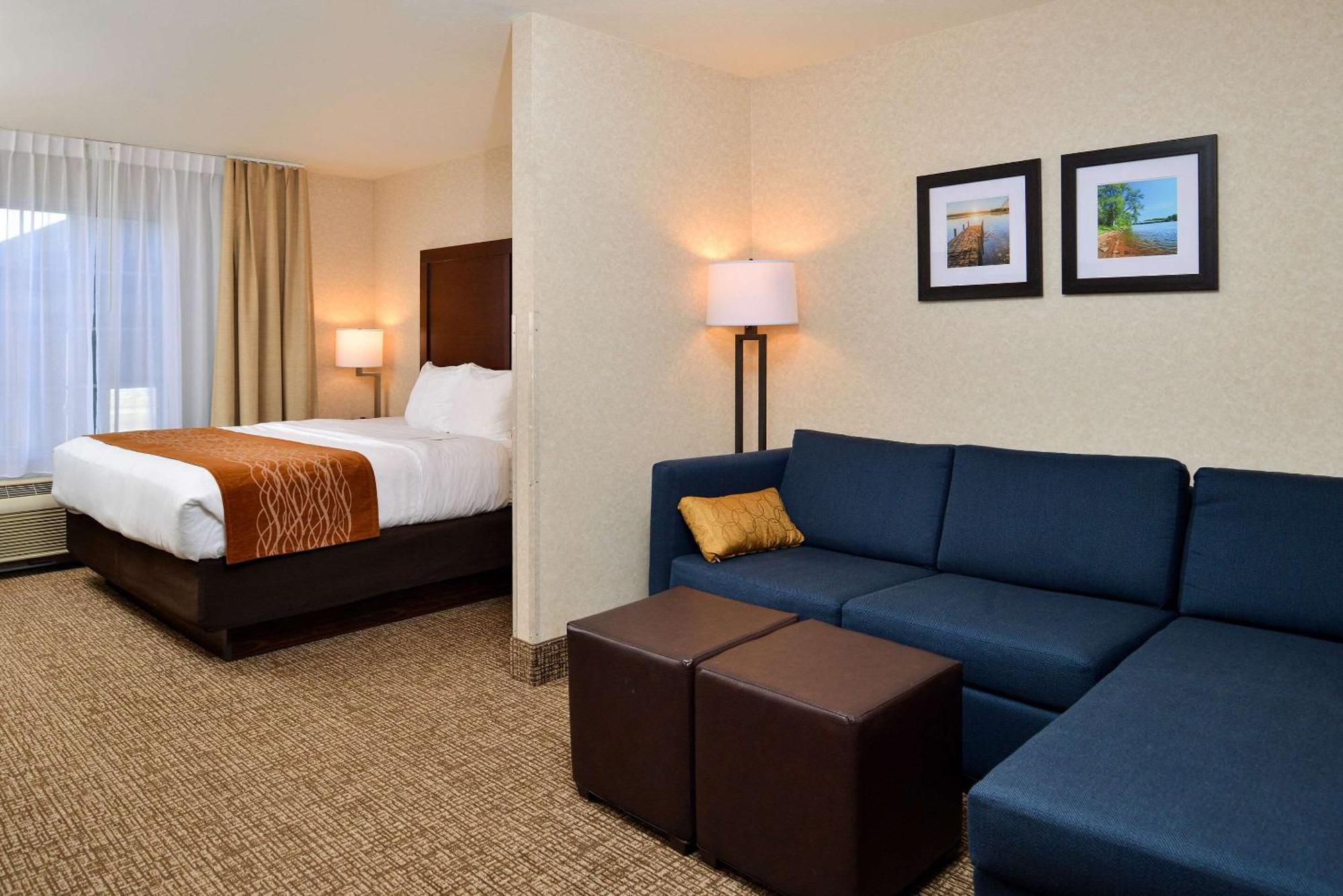 Deforest Comfort Inn & Suites Madison North מראה חיצוני תמונה