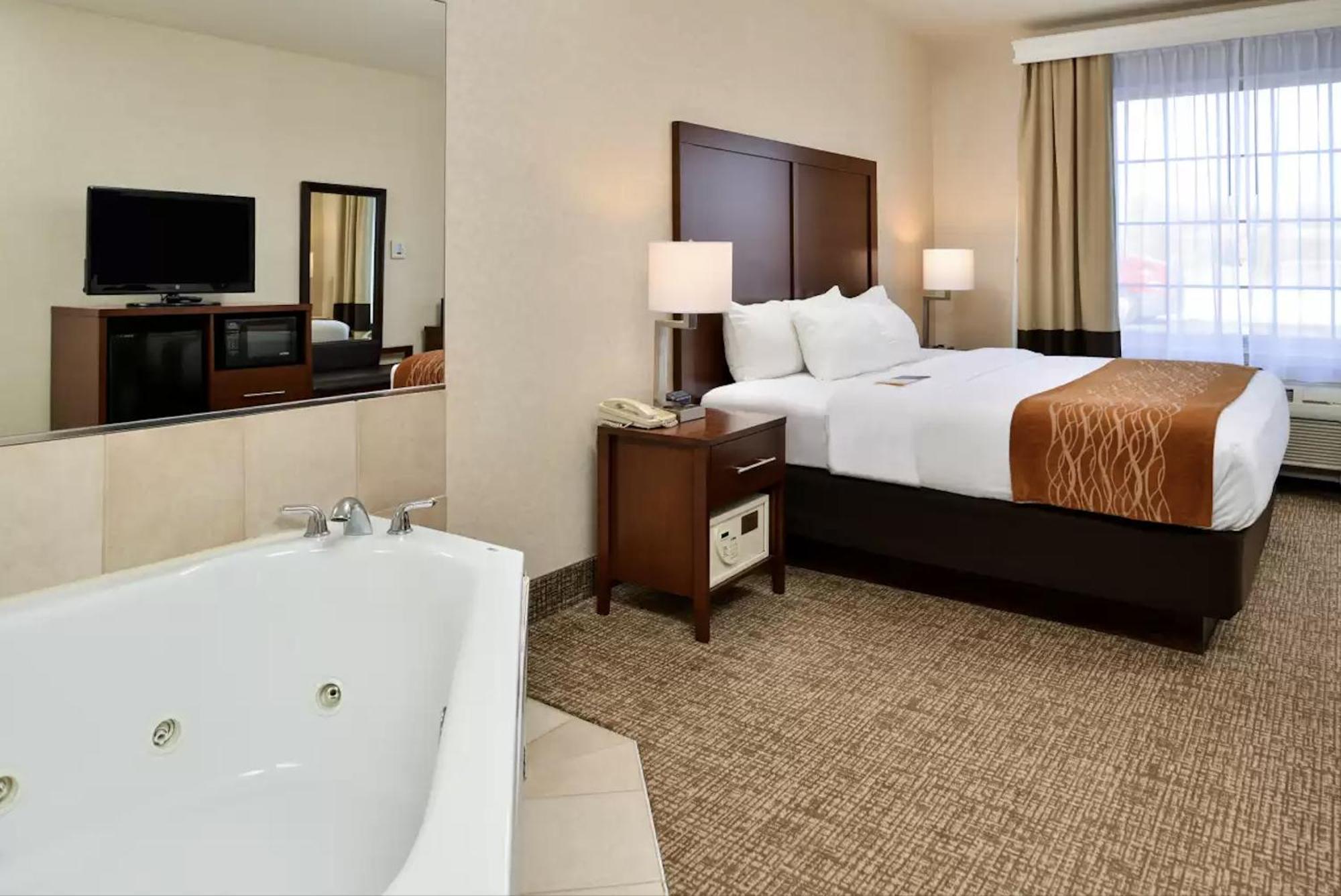 Deforest Comfort Inn & Suites Madison North מראה חיצוני תמונה