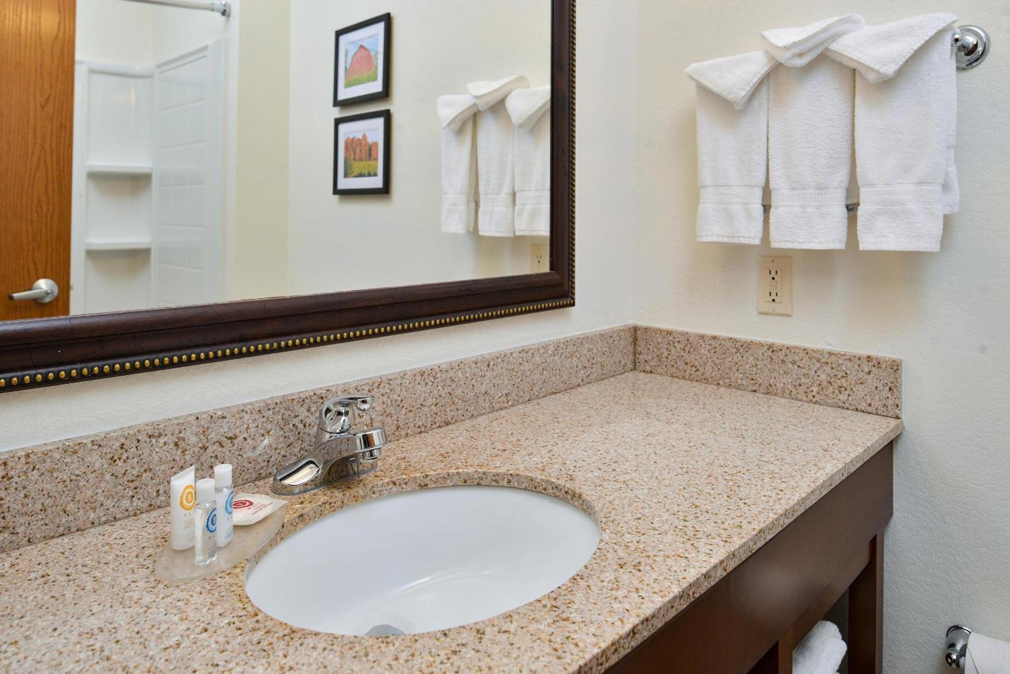 Deforest Comfort Inn & Suites Madison North מראה חיצוני תמונה